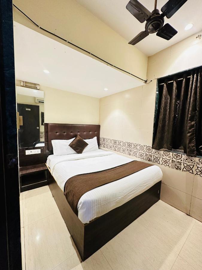 Kalpana Residency - Near Us Embassy Ξενοδοχείο Βομβάη Εξωτερικό φωτογραφία